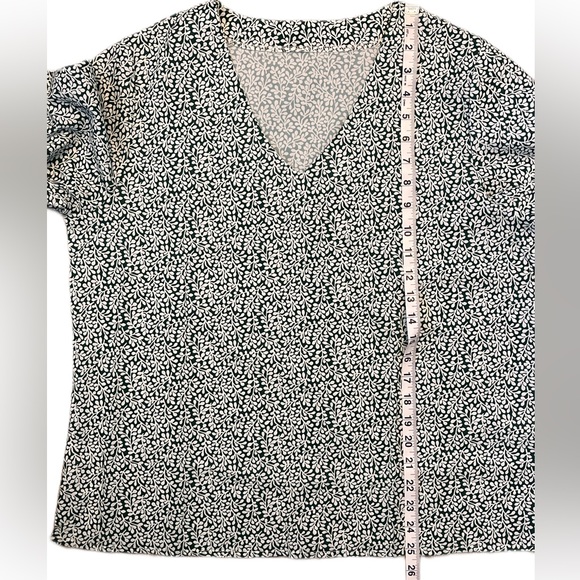 Green and White Floral Puff Sleeve Blouse Large - Picture 6 of 8